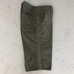 DKNY JEANS Cotton Bermuda Shorts Khaki Green w Embroidered Tan Side Trim Sz 6